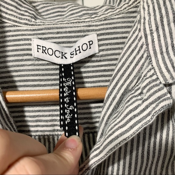 The Frock Shop button down dress with pockets! - Picture 4 of 6